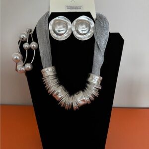 Elegant Silver Necklace and Earring Set